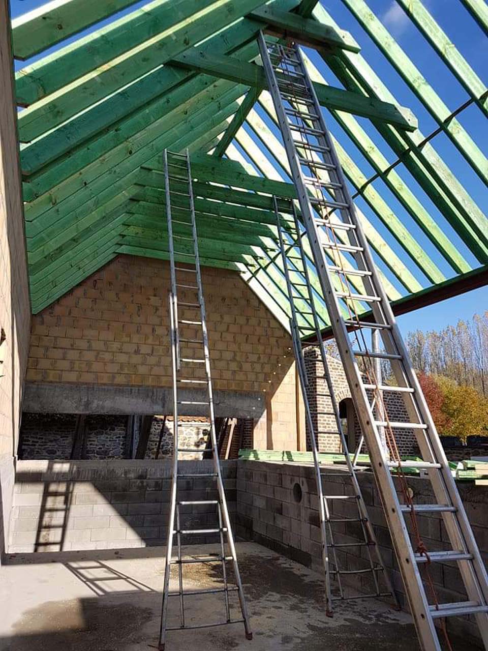 Maison avec toiture ardoise